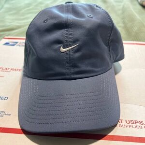 Nike Club Unstructured Cap Strap Back Adjustable With White Swoosh Logo M/L